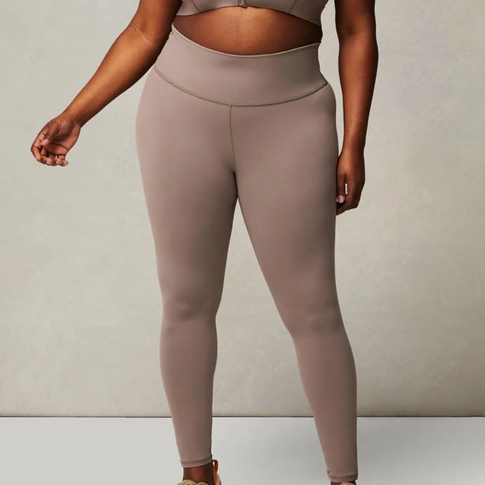 NWOT Define PowerHold® High-Waisted Legging